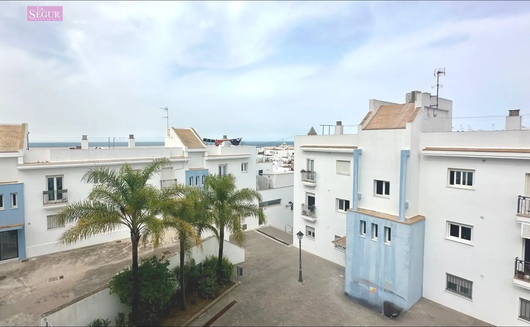 Vista exterior de Pis en venda en Conil de la Frontera amb Terrassa i Moblat
