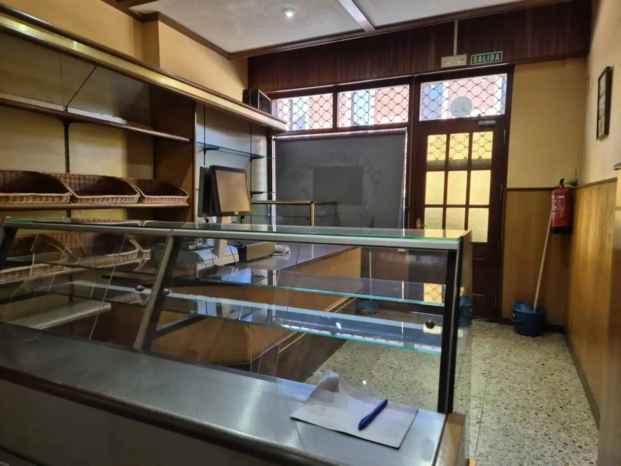 Locale commerciale in affitto a Principal, imagen 4