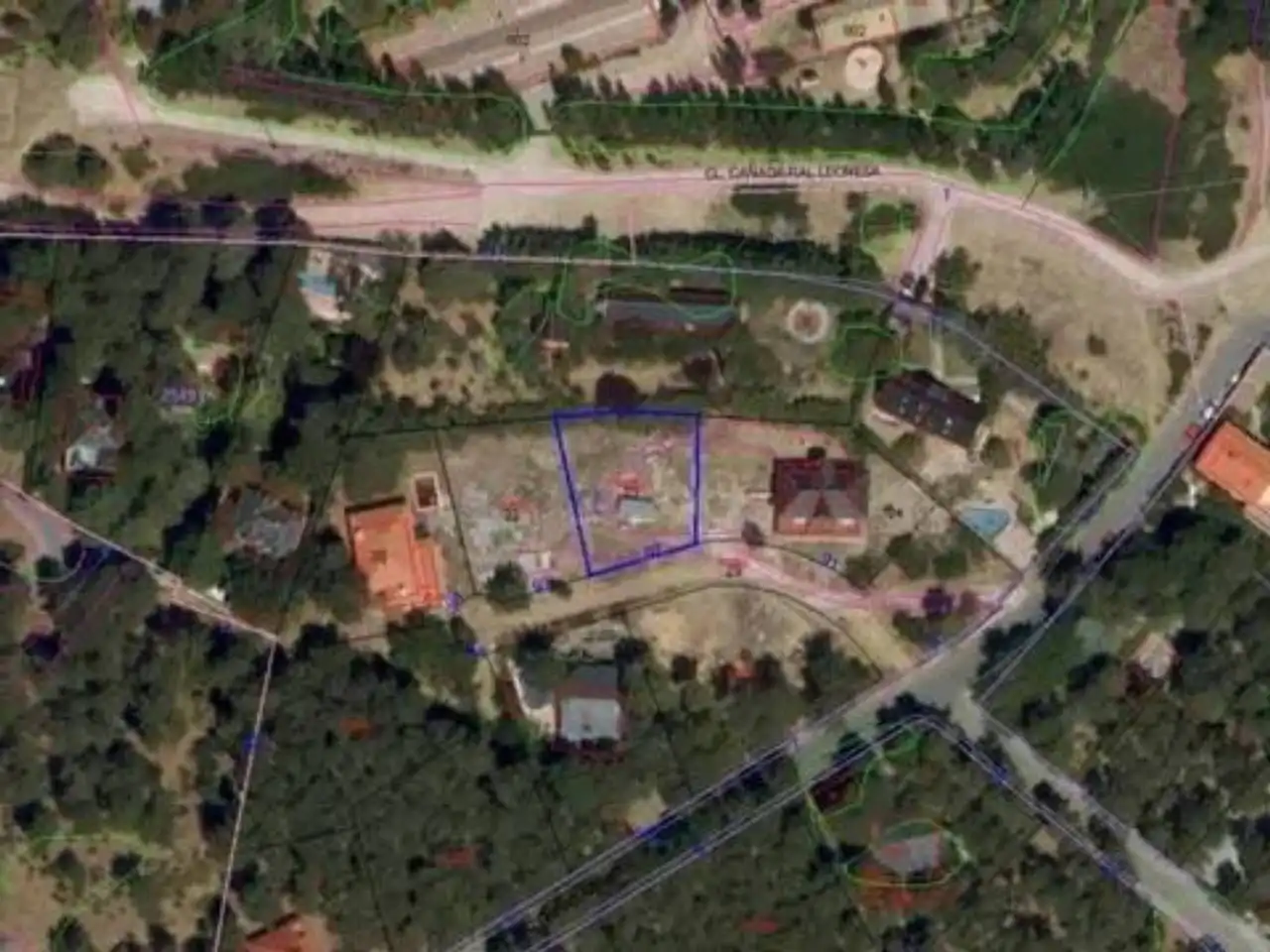 Terreny residencial en venda a Abantos - Carmelitas