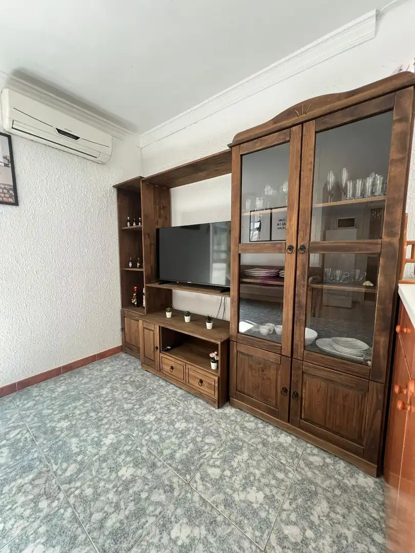 Wohnzimmer von Wohnungen zur Miete in Fuengirola mit Klimaanlage, Terrasse und Gemeinschaftspool