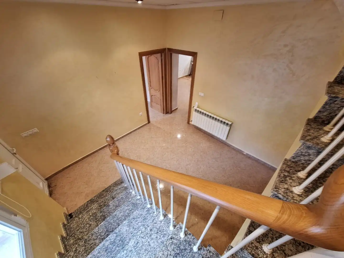 Casa o chalet en venta en Algueña con Calefacción, Balcón y Jacuzzi