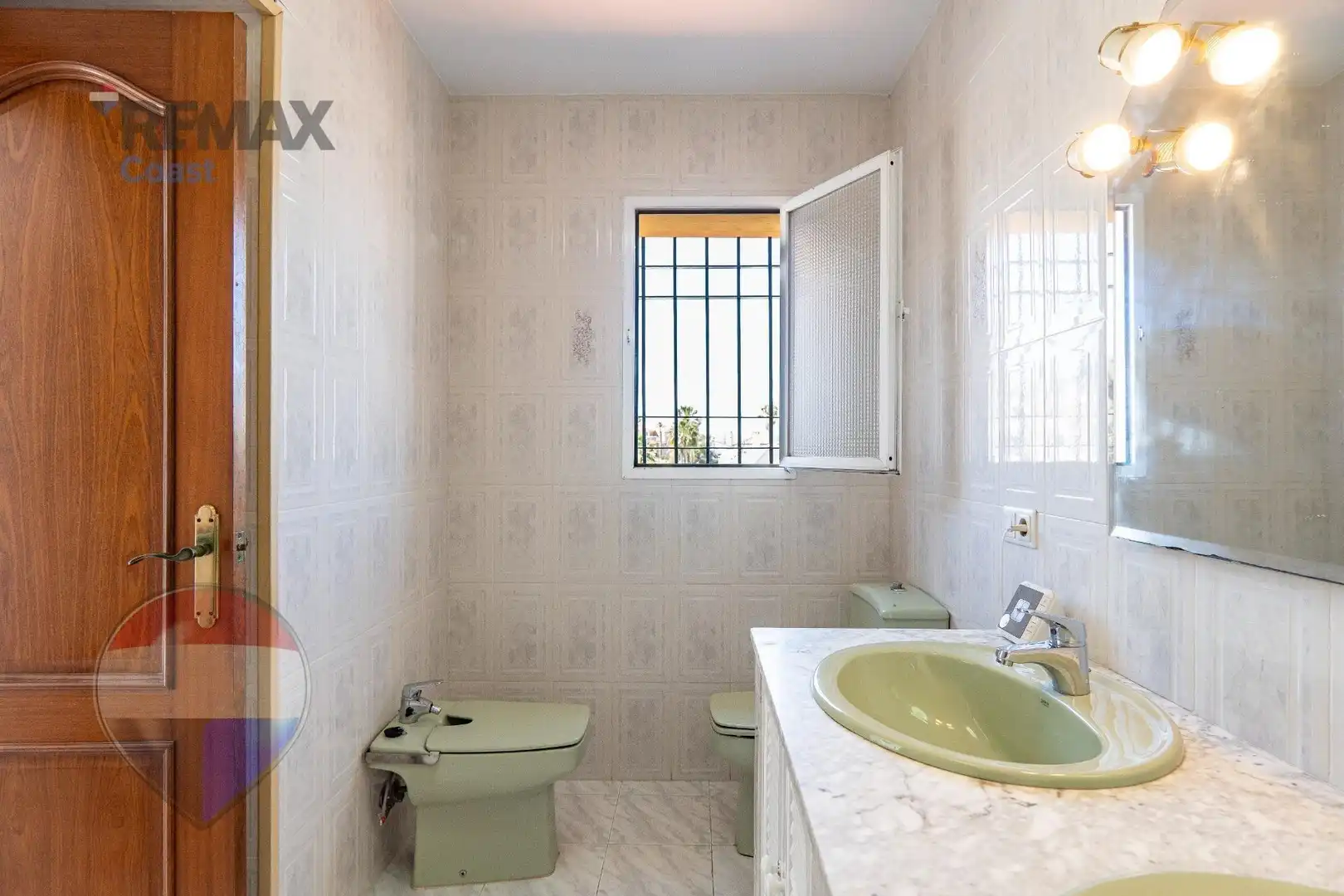 Bany de Casa o xalet en venda en Alhaurín de la Torre amb Piscina comunitària