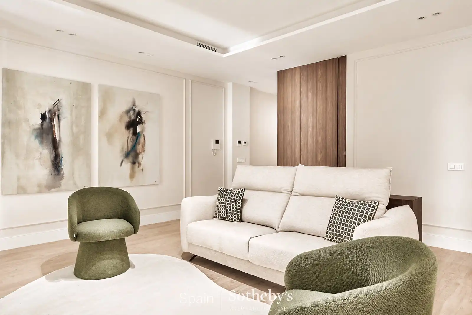 Sala d'estar de Apartament en venda en Madrid amb Aire condicionat