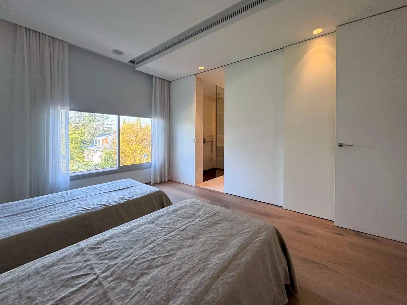 Bedroom of Houses for sale in Madrid  with Air Conditioner, Heating and Private garden