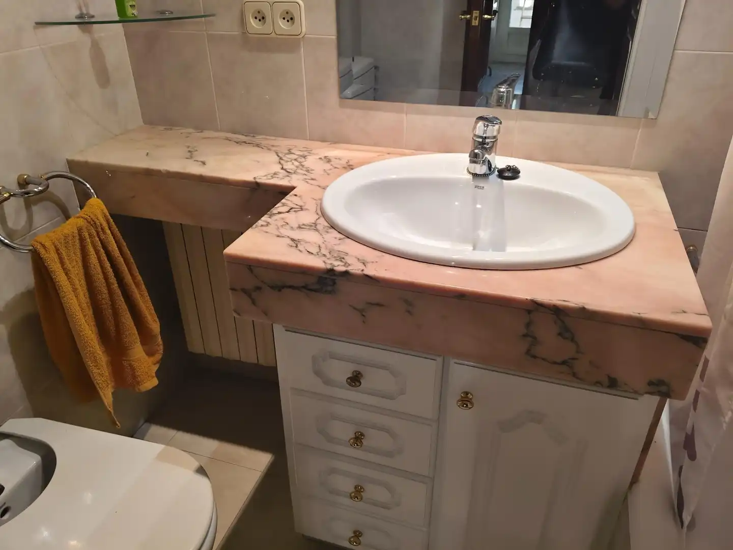 Bany de Àtic en venda en Figueres amb Aire condicionat, Calefacció i Terrassa