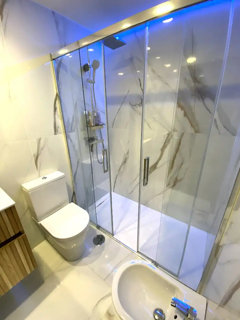 Baño de Piso en venta en Gijón  con Calefacción, Parquet y Trastero