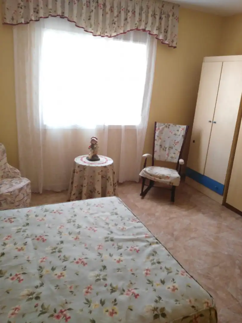 Schlafzimmer von Country house zum Verkauf in El Burgo mit Terrasse und Balkon