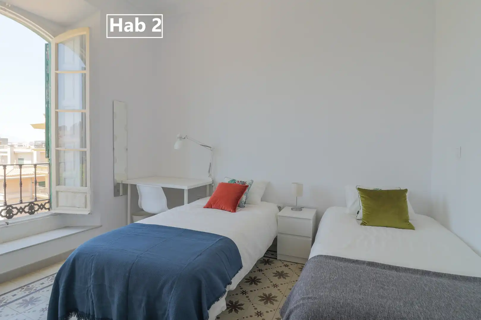Habitación de Piso de alquiler en Málaga con Amueblado, Lavadora y Microondas