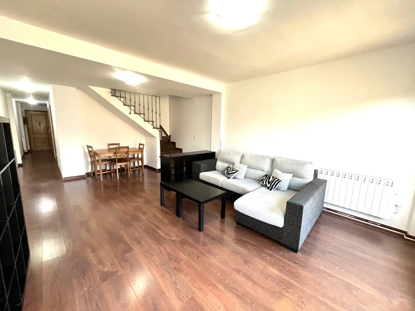 Sala de estar de Dúplex en venta en Illescas con Calefacción, Trastero y Balcón