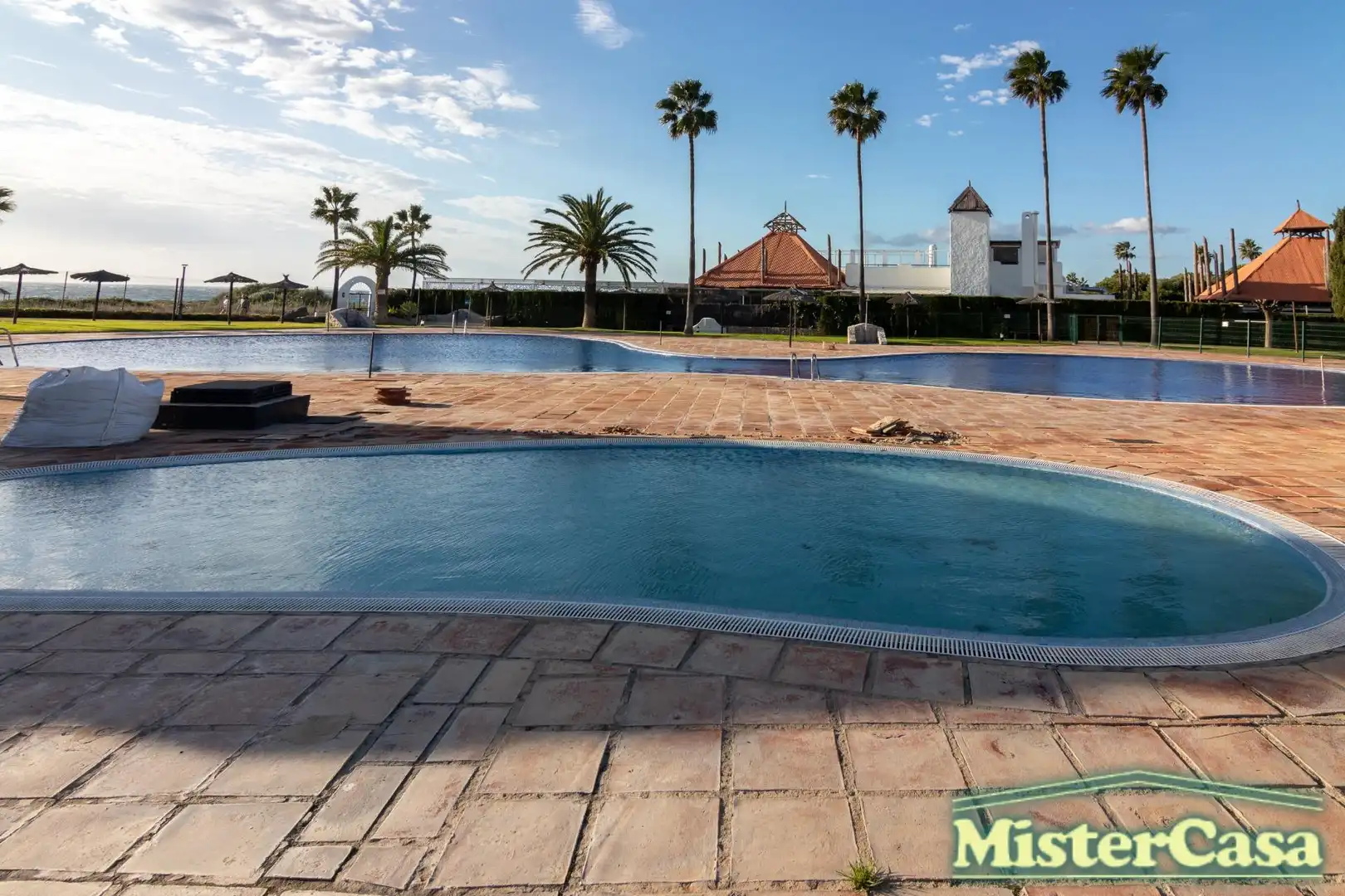 Swimming pool of Flat for sale in Atlanterra