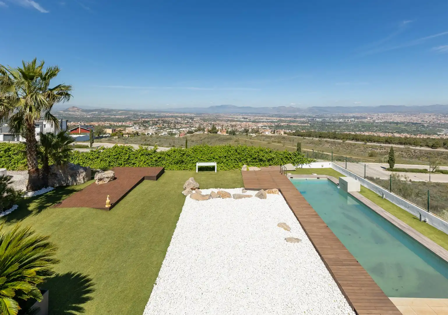 Piscina de Casa o xalet en venda en La Zubia amb Aire condicionat, Calefacció i Jardí privat