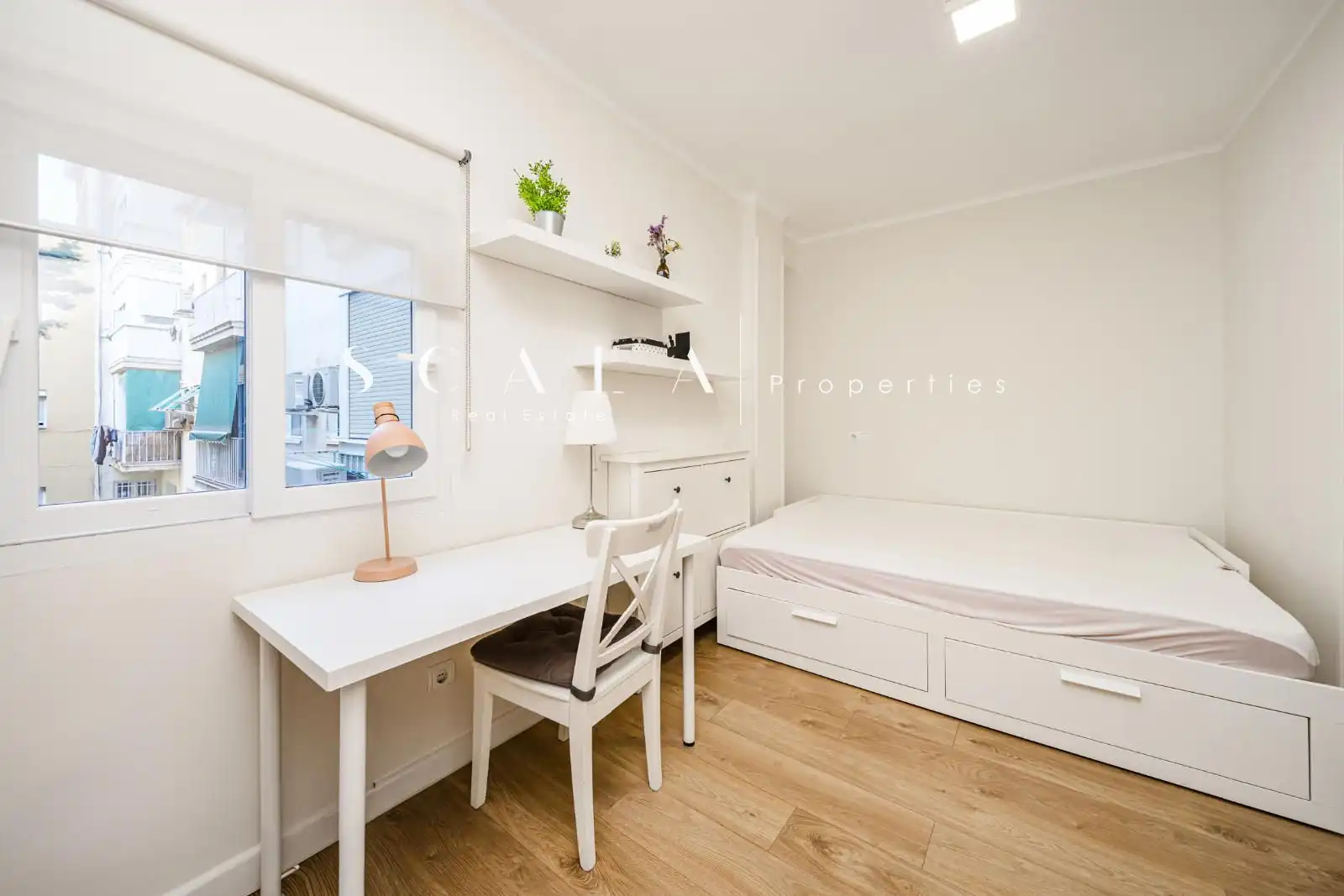 Bedroom of Flat for sale in Madrid  with Air Conditioner, Heating and Terrace