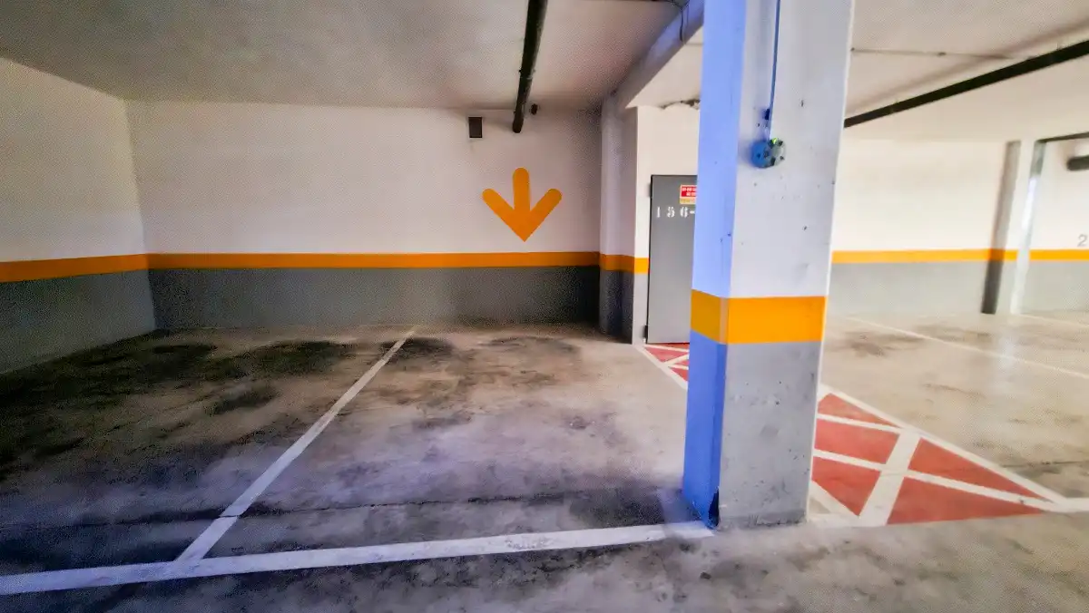 Aparcament de Apartament en venda en Elche / Elx amb Aire condicionat, Traster i Balcó