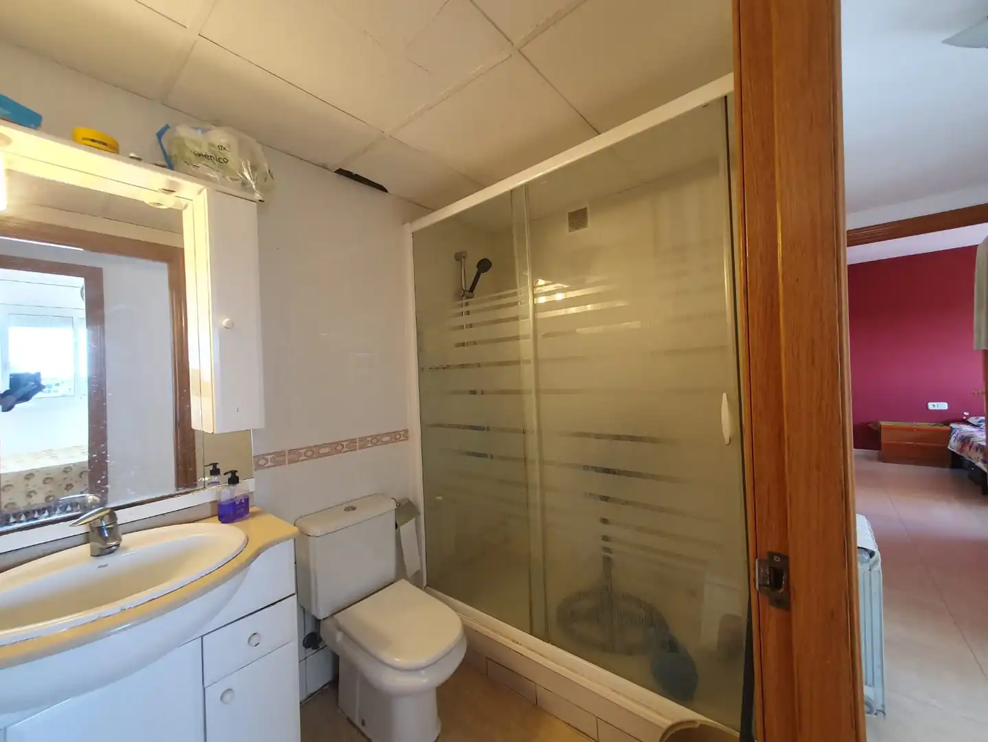 Badezimmer von Dachboden zum Verkauf in Vilanova i la Geltrú mit Klimaanlage, Heizung und Terrasse