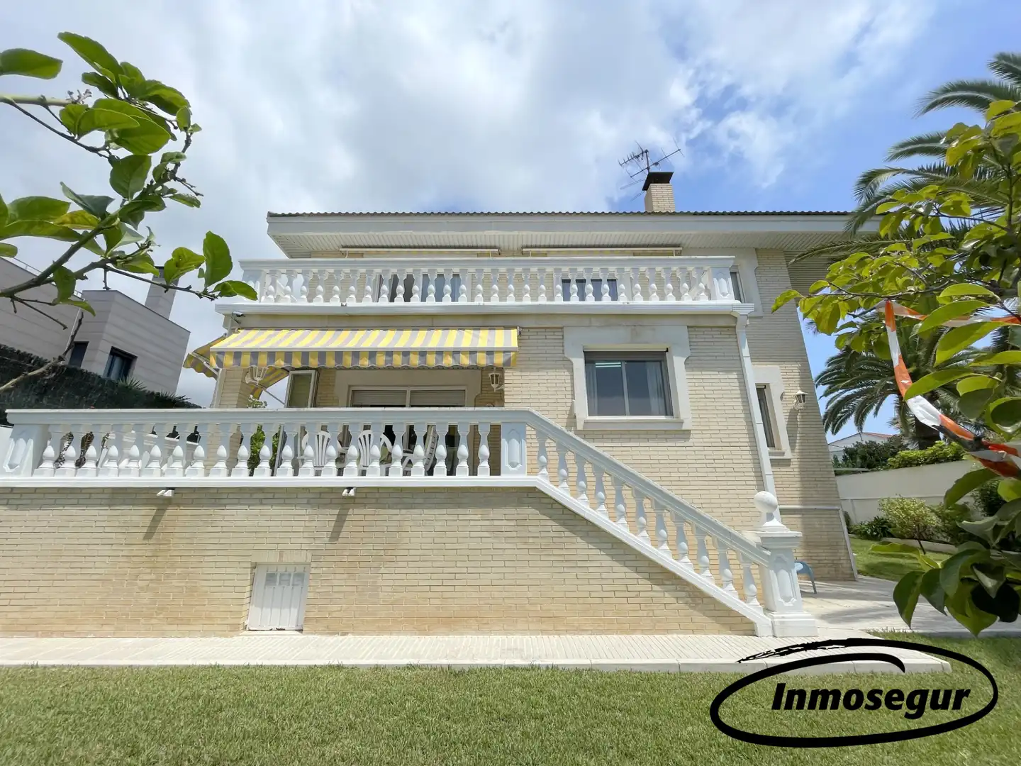 Vista exterior de Casa o xalet en venda en Salou amb Aire condicionat, Calefacció i Jardí privat