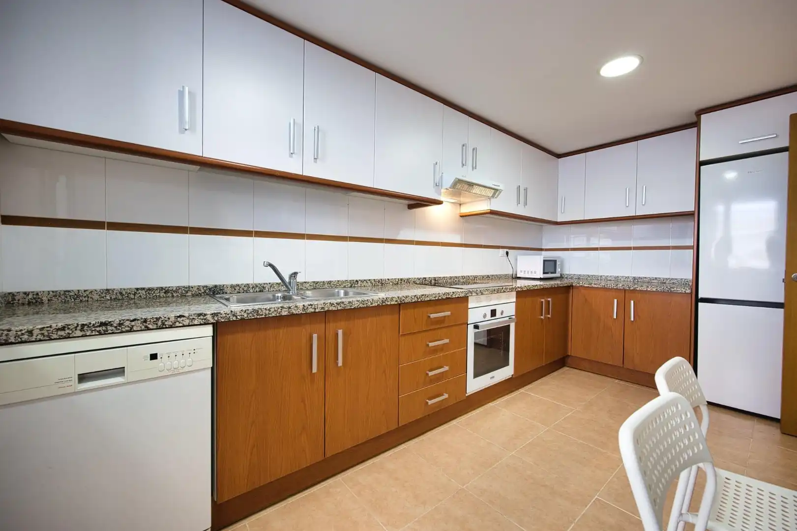 Cocina de Ático en venta en Alicante / Alacant con Terraza, Trastero y Piscina comunitaria