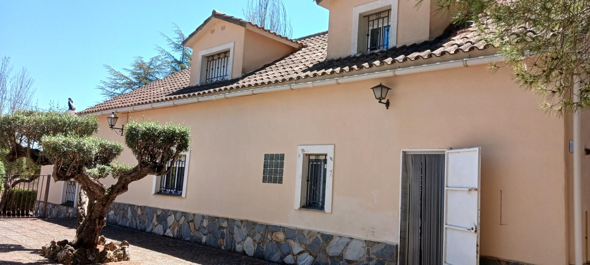 Exterior view of House or chalet for sale in Gaianes  with Air Conditioner, Heating and Terrace