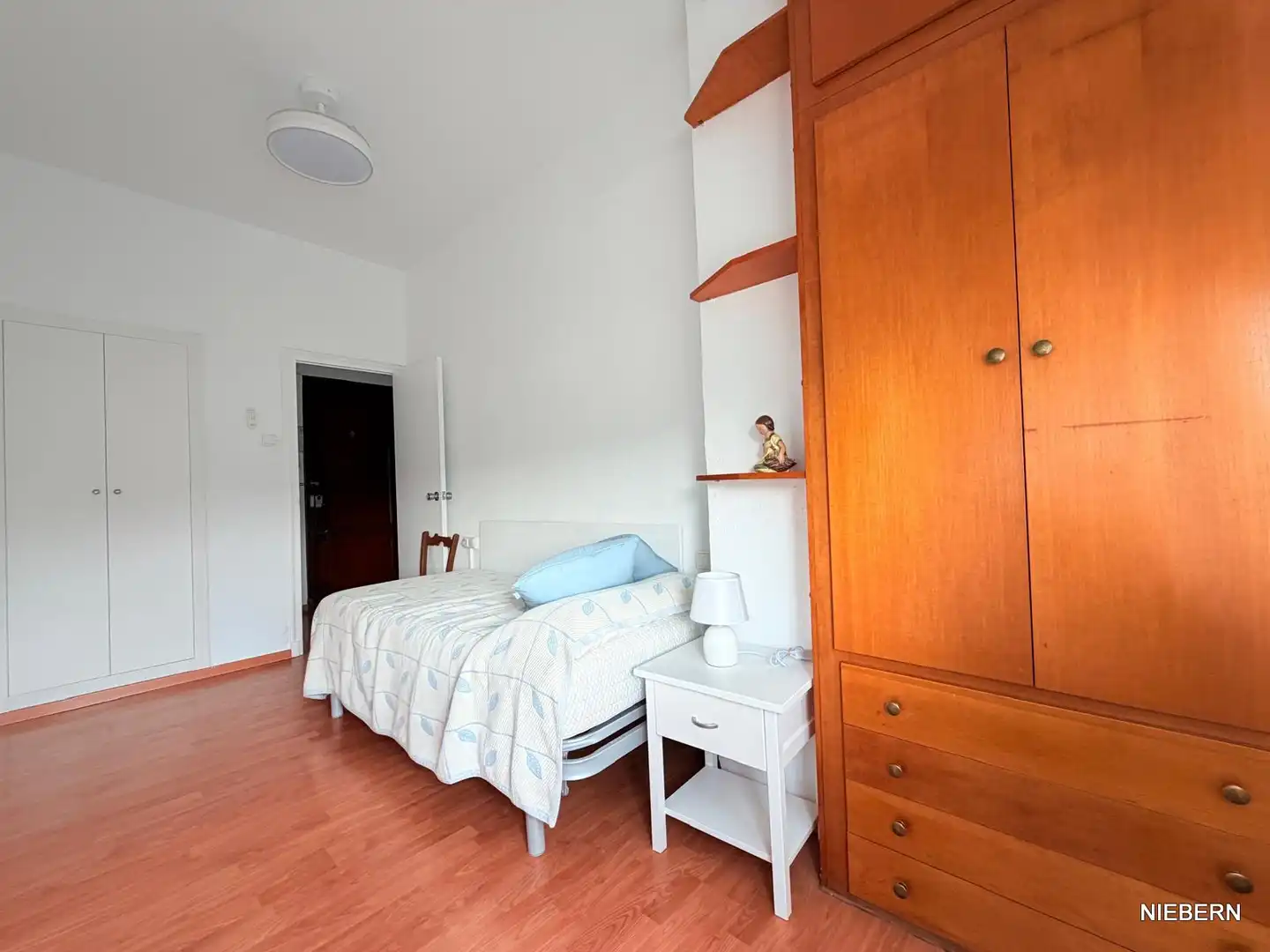 Dormitori de Pis de lloguer en Cartagena amb Aire condicionat, Parquet i Moblat