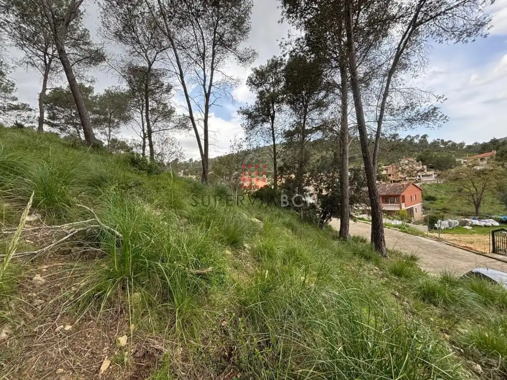 Terreny residencial en venda a Canyelles, imagen 2