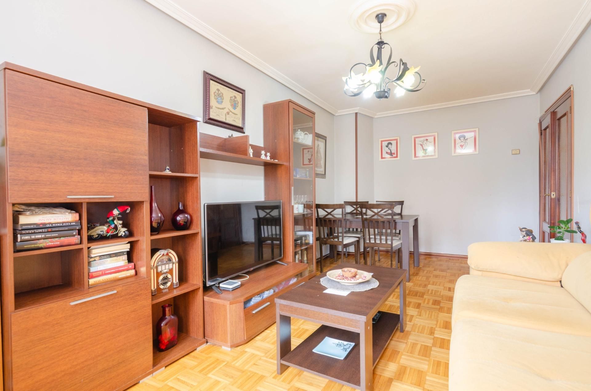 Sala d'estar de Pis en venda en Noreña amb Calefacció i Traster