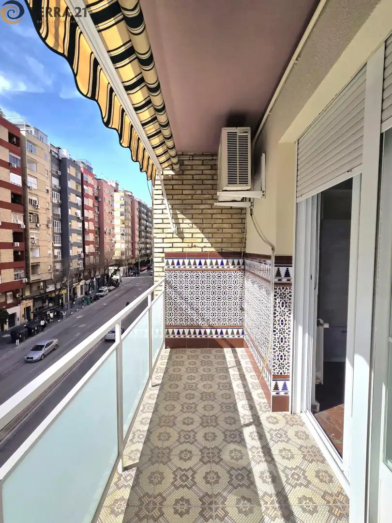Terrasse von Wohnung zur untervermieten in Jaén mit Klimaanlage, Heizung und Terrasse