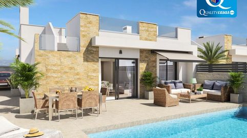 Chalet en venta en La Marina  Urb. La Marina, 3 dormitorios.