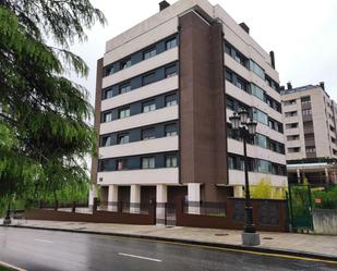 Vista exterior de Local en venda en Oviedo 