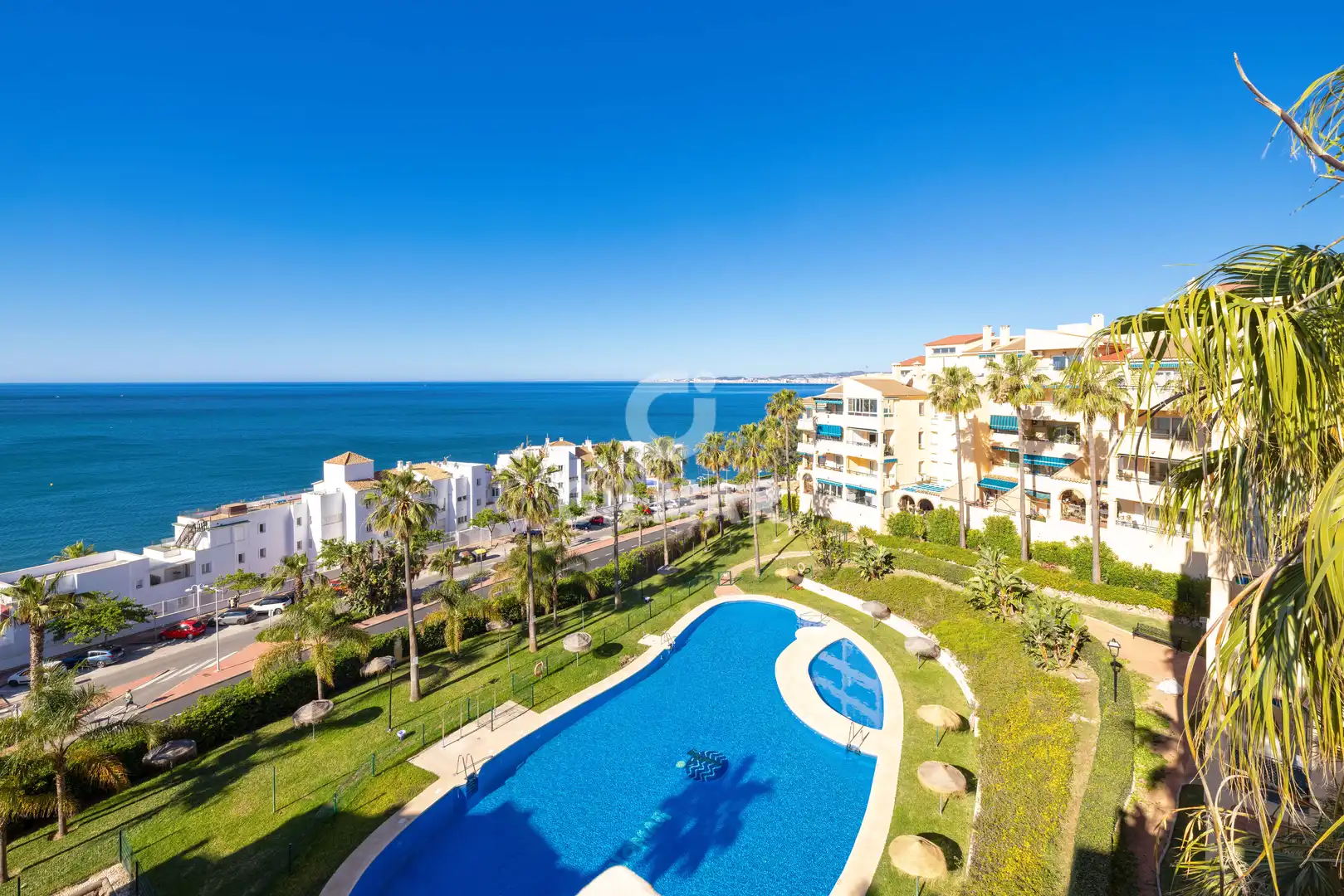 Außenansicht von Wohnung zum Verkauf in Benalmádena mit Heizung, Privatgarten und Abstellraum