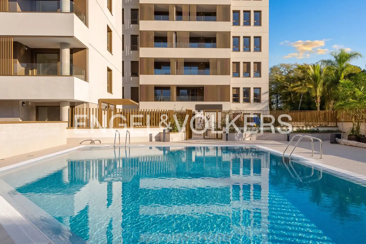 Piscina de Pis de lloguer en Valencia amb Aire condicionat, Calefacció i Terrassa