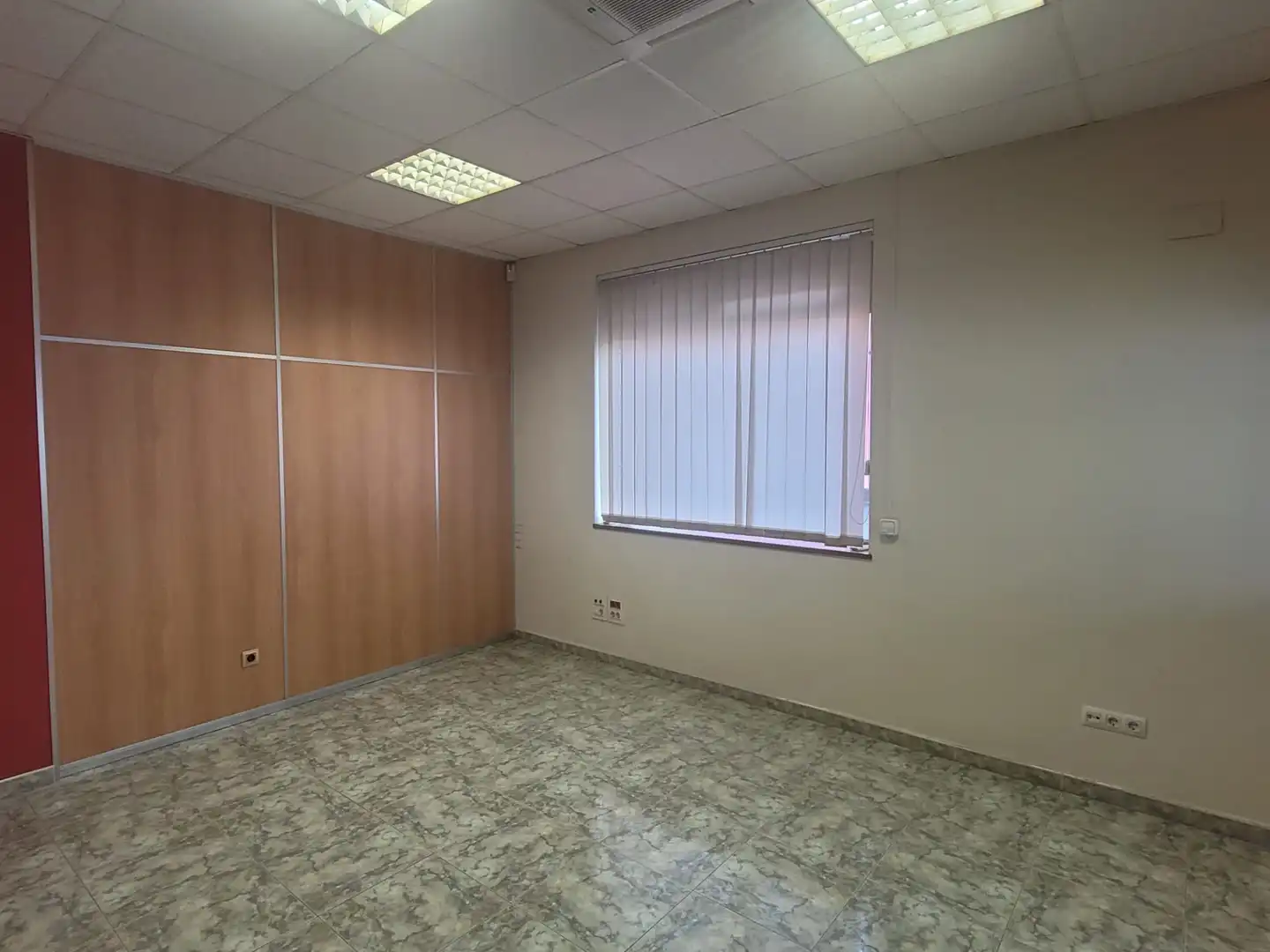 Office for sale in Langreo  with Air Conditioner, Heating and Furnished