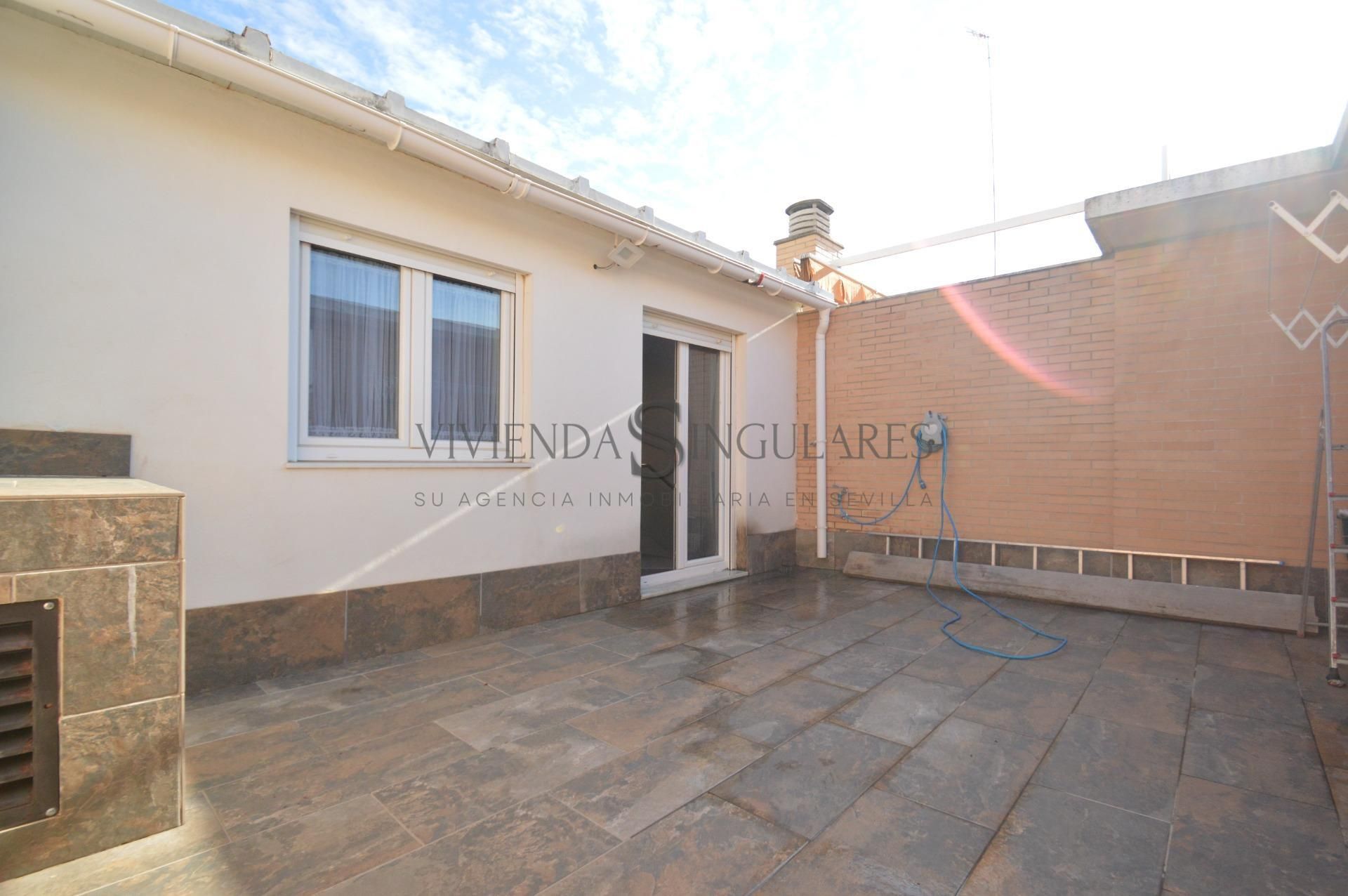 Terrace of Attic for sale in  Sevilla Capital  with Air Conditioner, Heating and Terrace