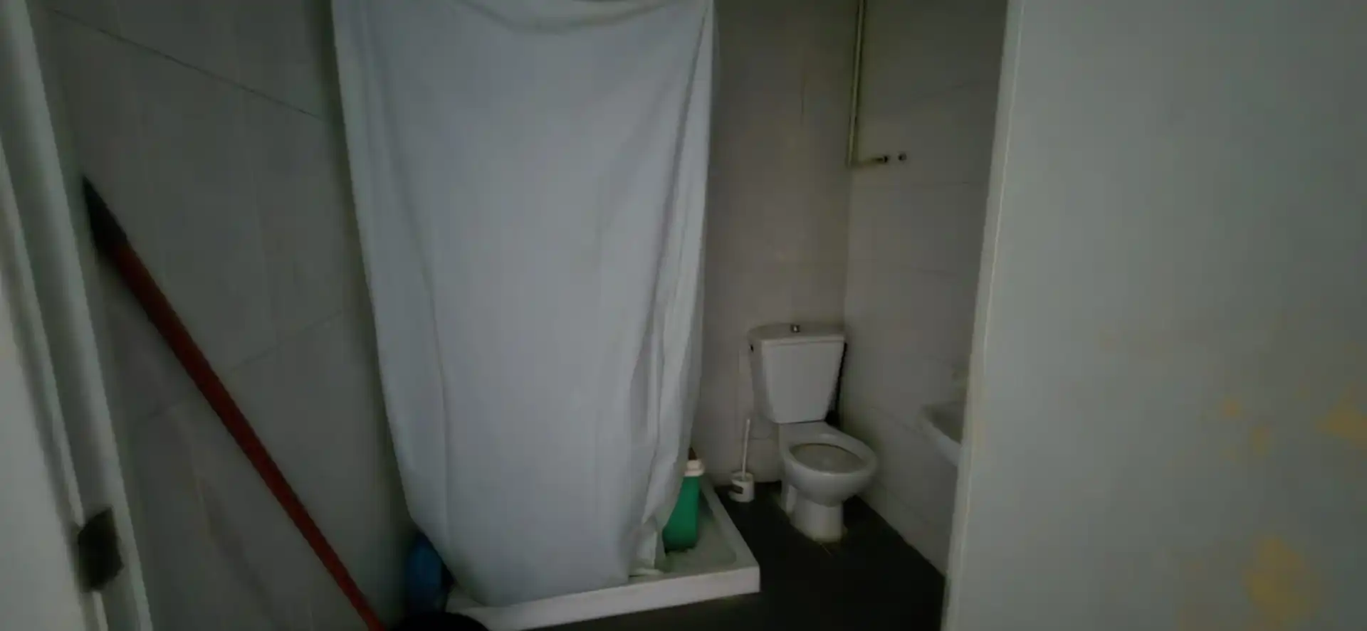Baño de Casa adosada en venta en Manlleu con Calefacción, Jardín privado y Terraza