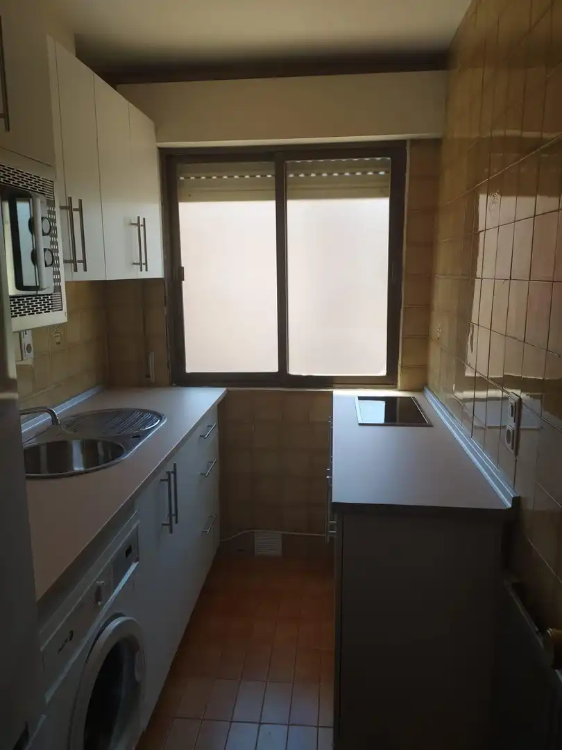 Kitchen of Flat for rent in Granada  with Heating and Furnished