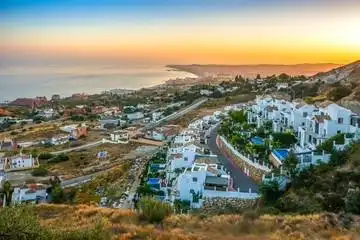 Außenansicht von Wohnung zum Verkauf in Benalmádena mit Klimaanlage, Privatgarten und Terrasse