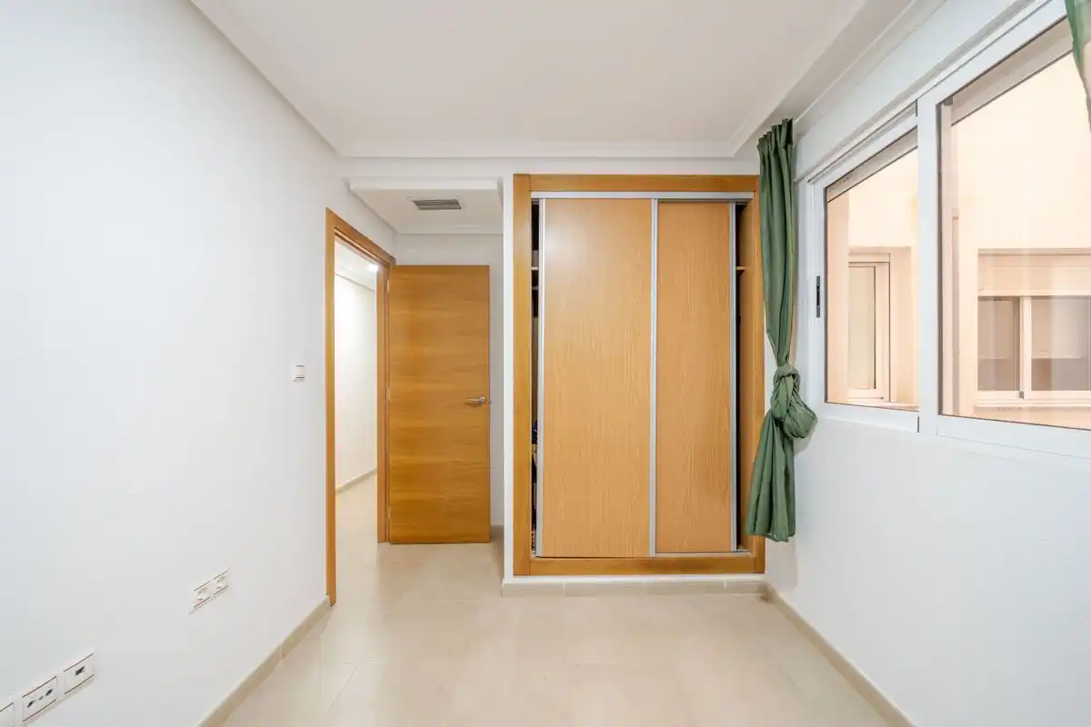 Flat with lift for sale in Calle Campoamor, imagen 17