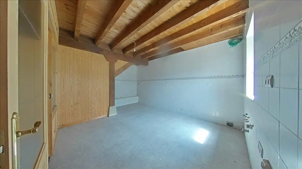 Casa o chalet en venta en Salinas de Pisuerga con Jardín privado, Parquet y Trastero