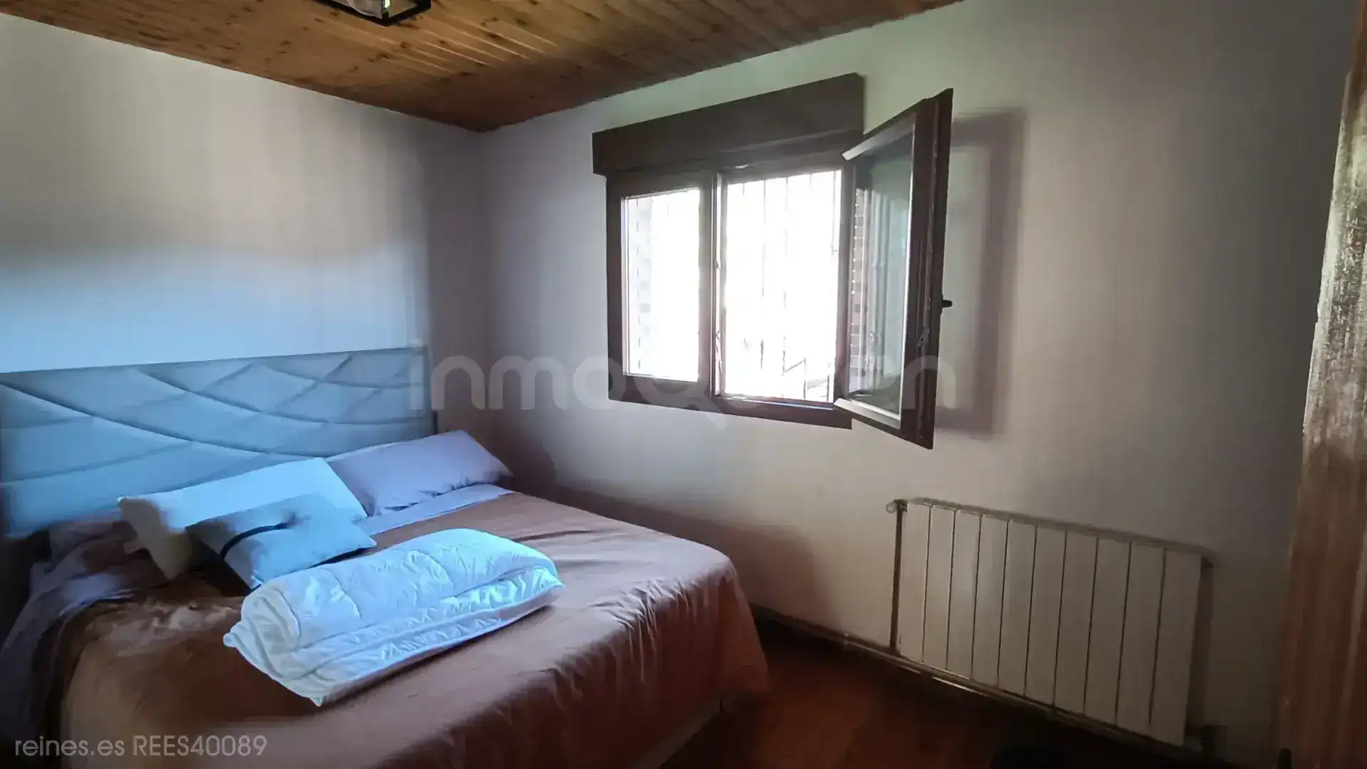 Bedroom of Houses for sale in Peñarrubia  with Heating, Private garden and Furnished