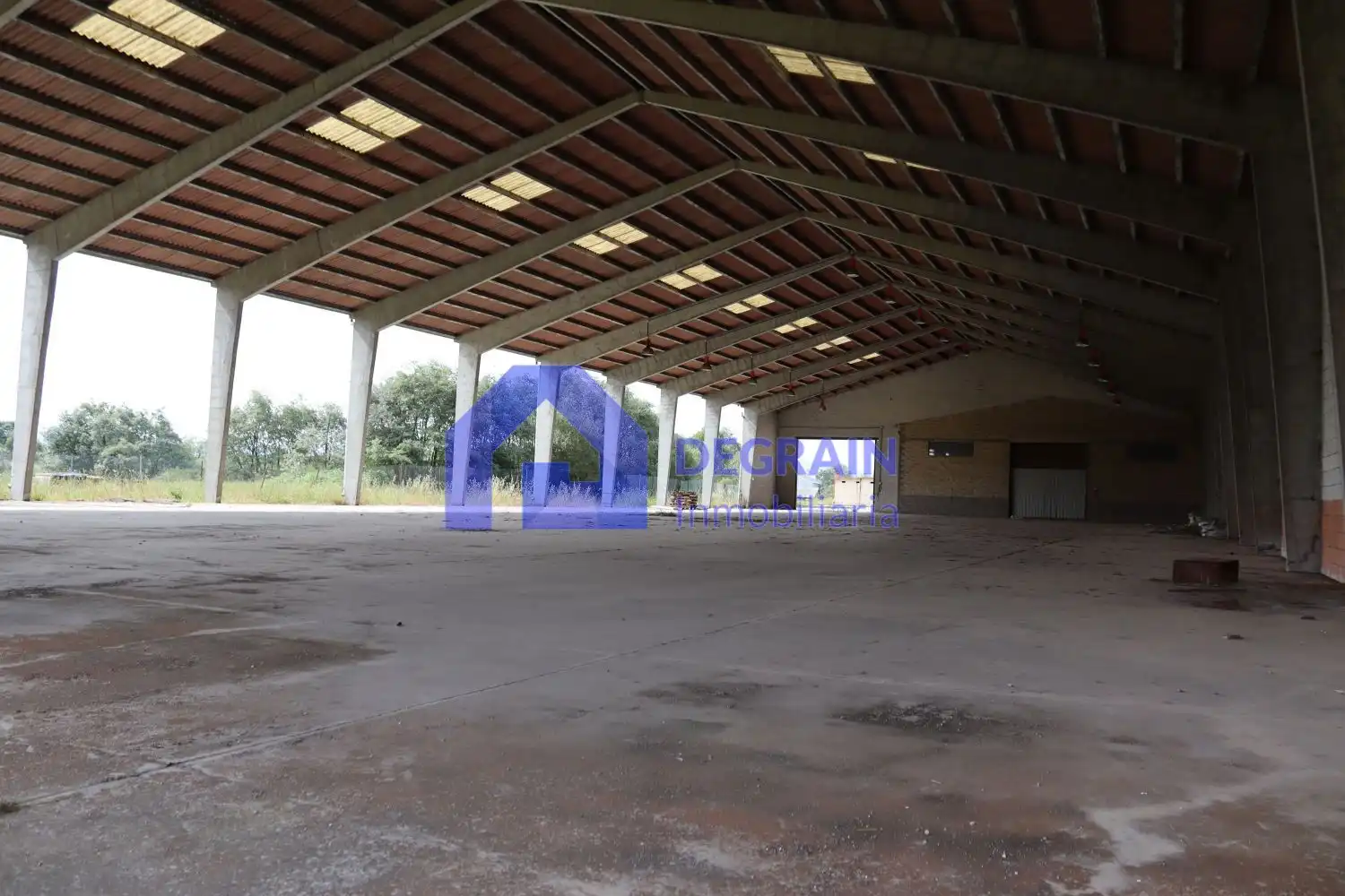 Außenansicht von Fabrik Grundstücke zum Verkauf in Siero