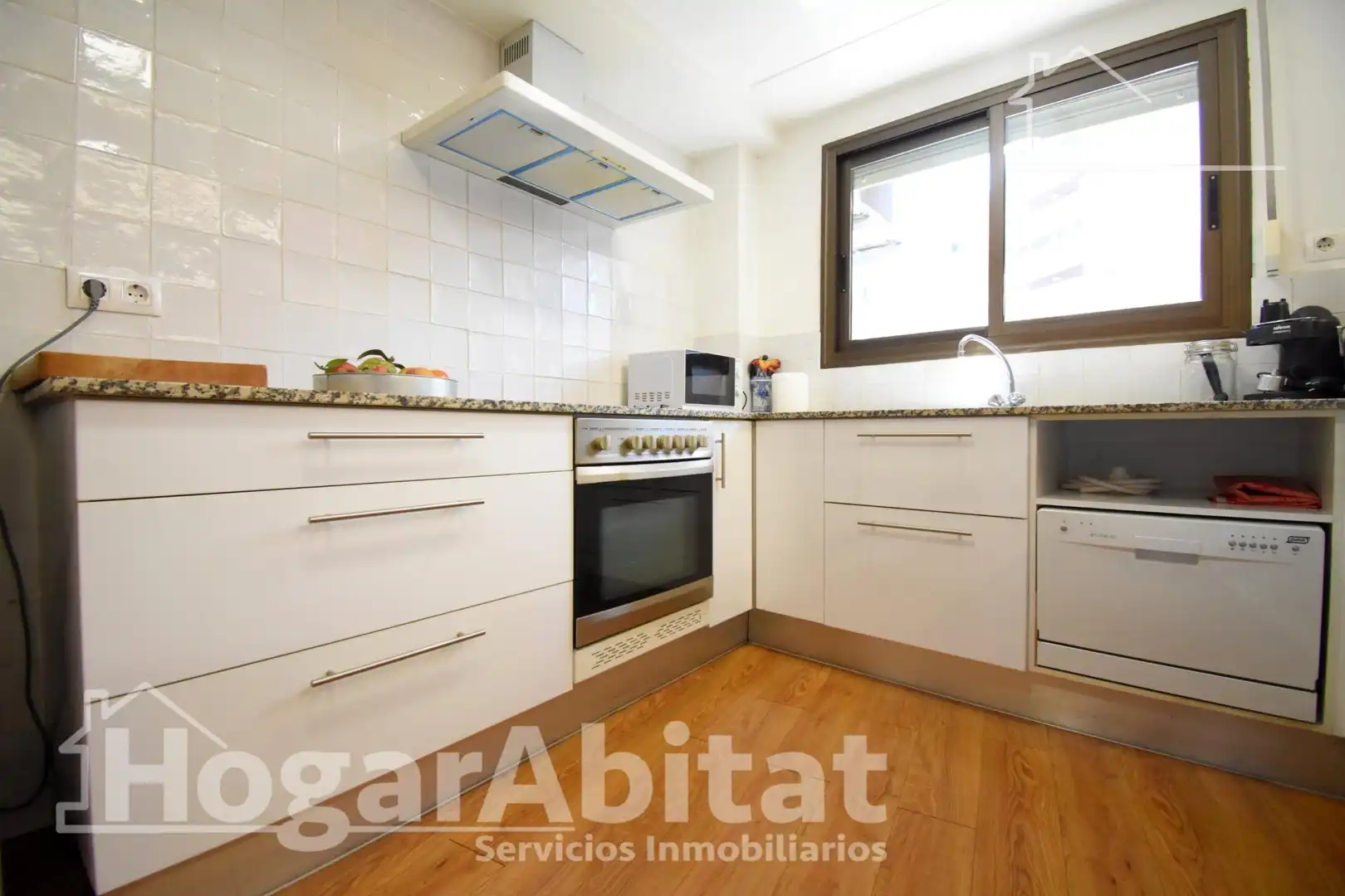 Küche von Wohnung zum Verkauf in Oliva mit Klimaanlage, Heizung und Parkett