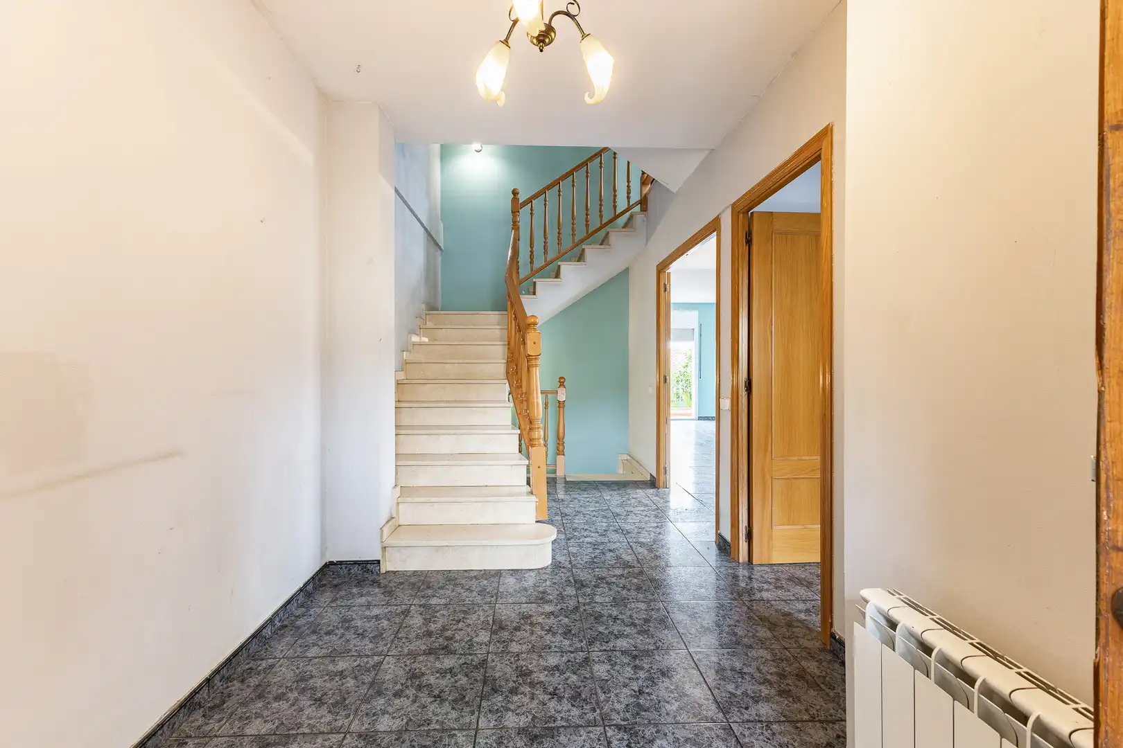 Terraced house with terrace for sale in Nucli Urbà, imagen 2