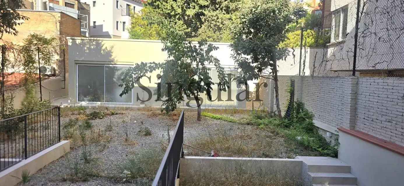 Dúplex en venta en Barcelona con Aire acondicionado, Calefacción y Jardín privado