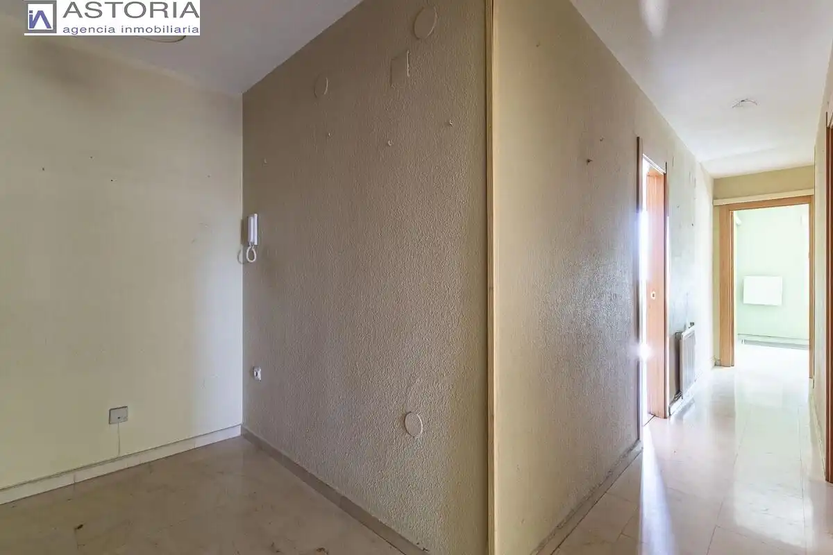 Flat for sale in Granada  with Heating