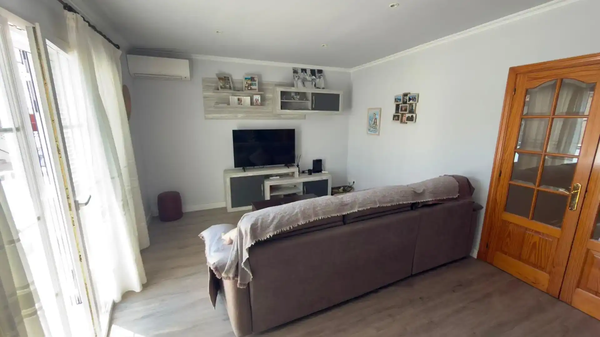 Sala d'estar de Casa adosada en venda en Es Castell amb Aire condicionat, Traster i Moblat
