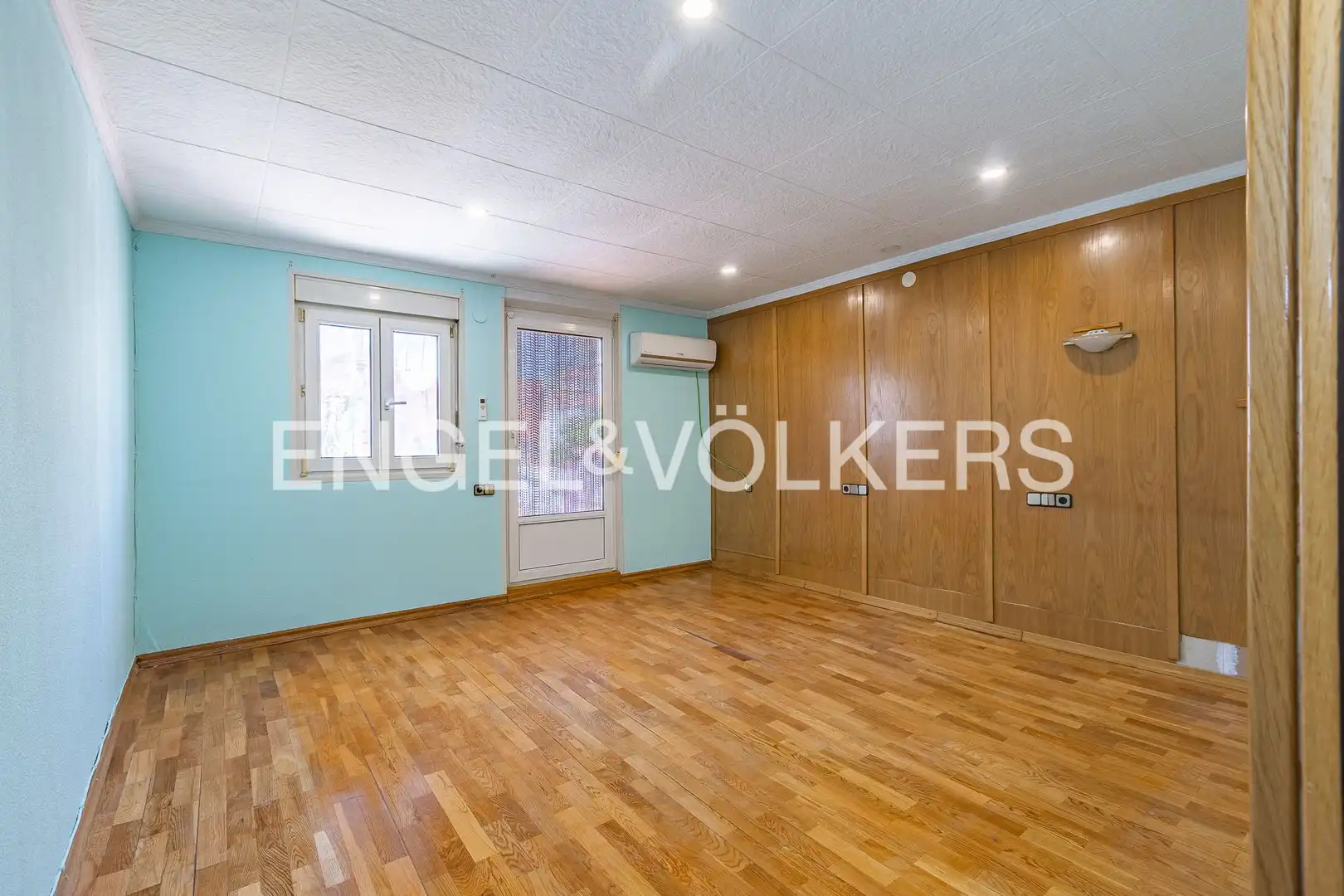 Casa adosada en venta en Terrassa con Calefacción, Jardín privado y Terraza