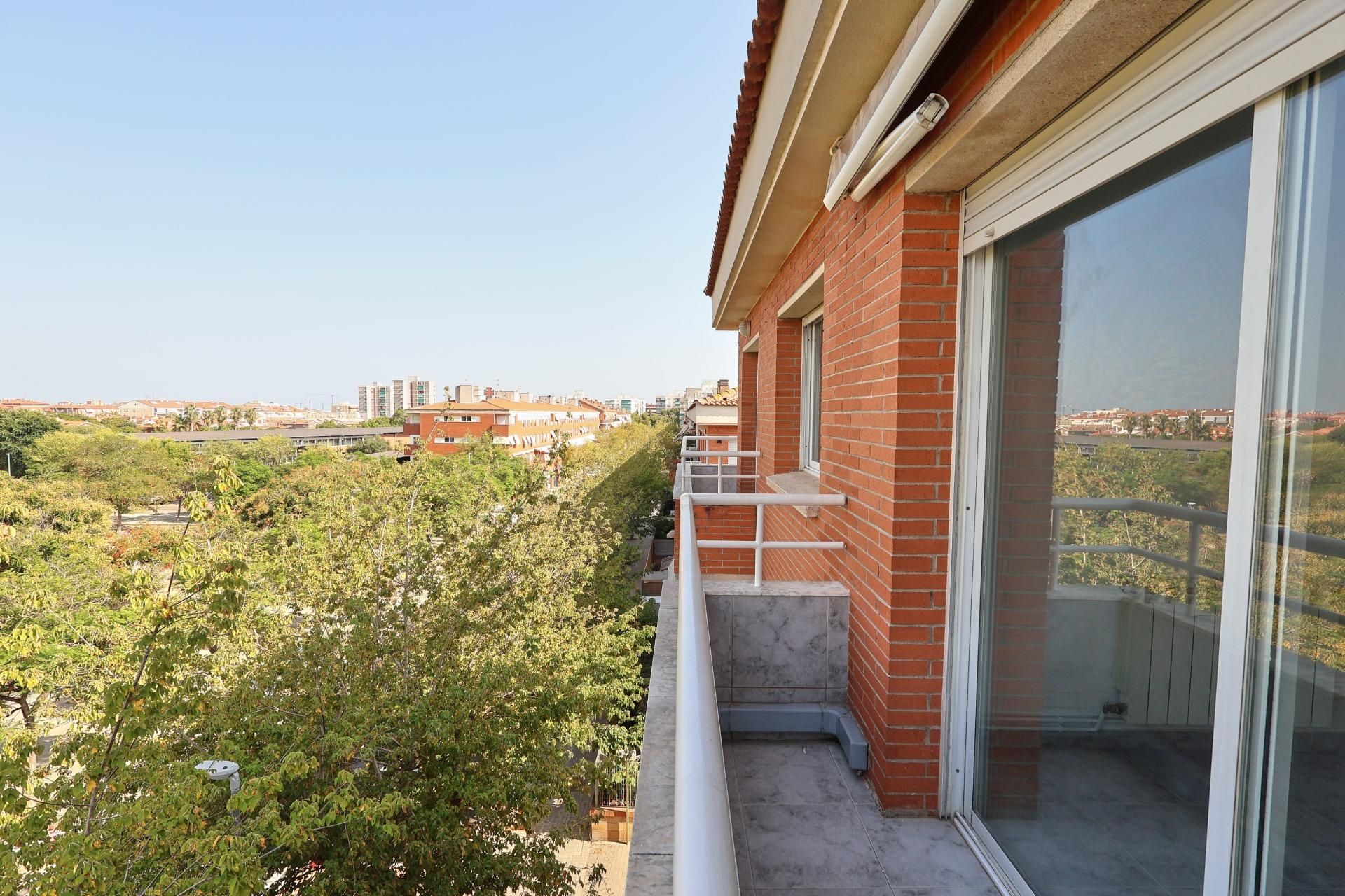 Bedroom of Flat for sale in Vilanova i la Geltrú  with Air Conditioner, Heating and Balcony