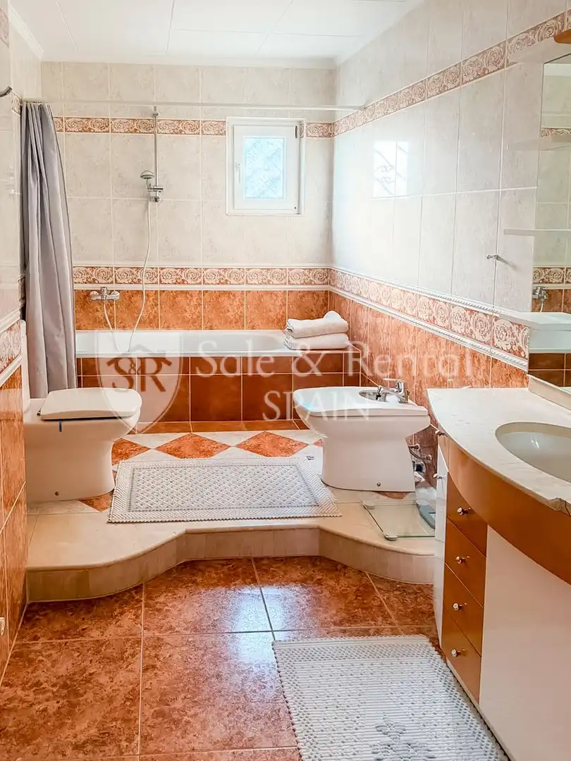 Bathroom of Houses for sale in Lloret de Mar  with Air Conditioner, Heating and Private garden
