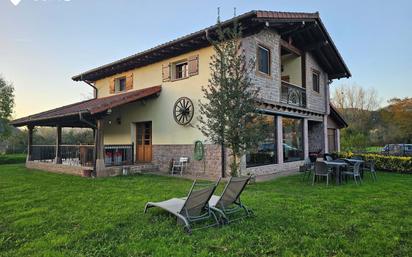 Vista exterior de Casa o xalet en venda en Baztan amb Calefacció, Terrassa i Balcó