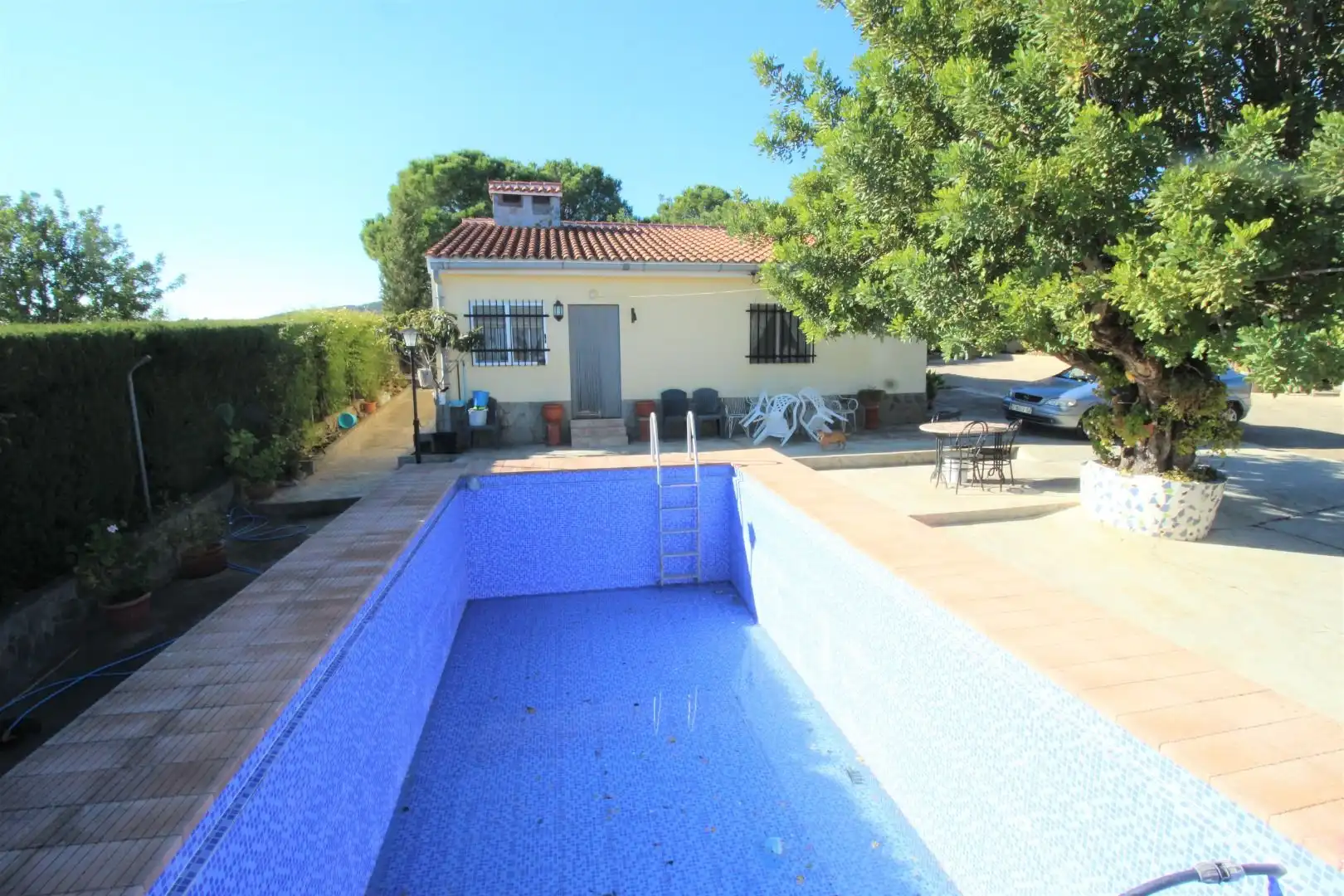 Piscina de Casa o xalet en venda en Chiva amb Jardí privat, Terrassa i Traster
