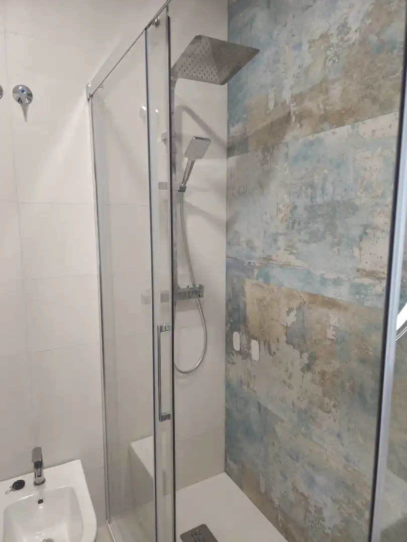 Bathroom of Flat for rent in Valencia  with Air Conditioner, Furnished and Washing machine