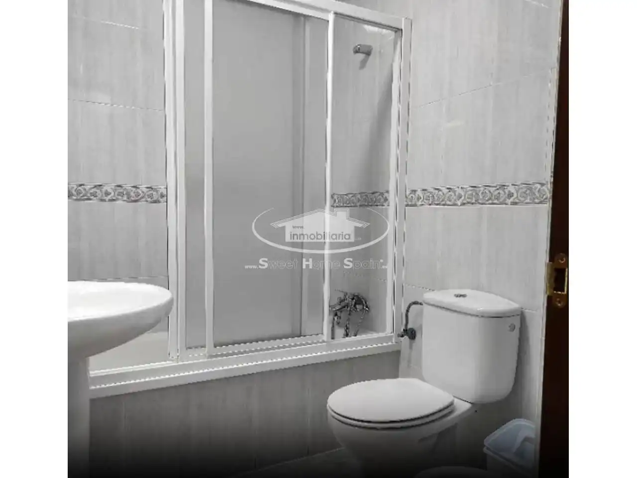 Bathroom of Apartments for rent in Sanlúcar de Barrameda  with Air Conditioner and Furnished